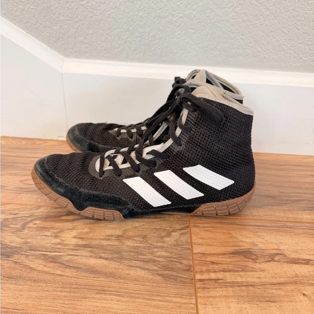 Adidas Black and White Wrestling Sneaker Shoes Size 6